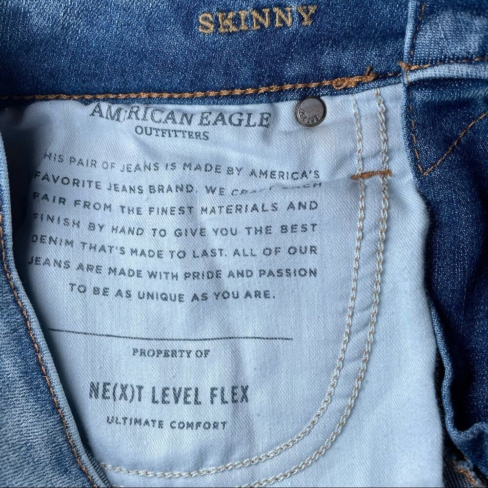 AMERICAN EAGLE SKINNY DISTRESSED LIGHT WASH DENIM JEANS - 28 X 30 - Picture 8 of 9